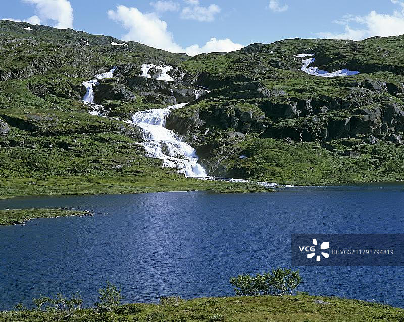 挪威布斯克吕郡Vierbotn Vierbotnvatni的瀑布，斯堪的纳维亚，欧洲图片素材