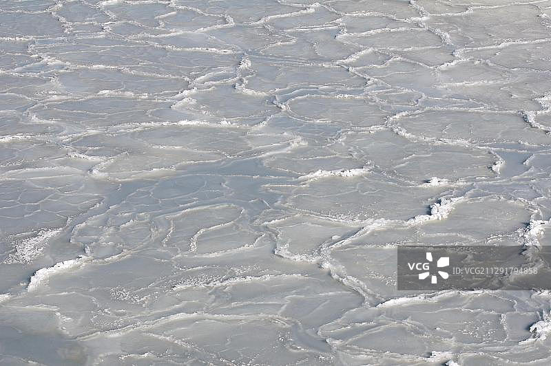 罕见的冰封黑海现象，上次发生在1977年，乌克兰敖德萨，东欧，欧洲图片素材