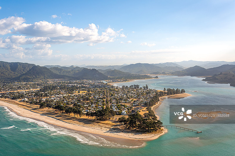 新西兰泰鲁阿海岸线城镇的鸟瞰图图片素材