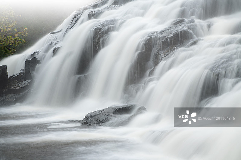 美国密歇根州邦德瀑布图片素材