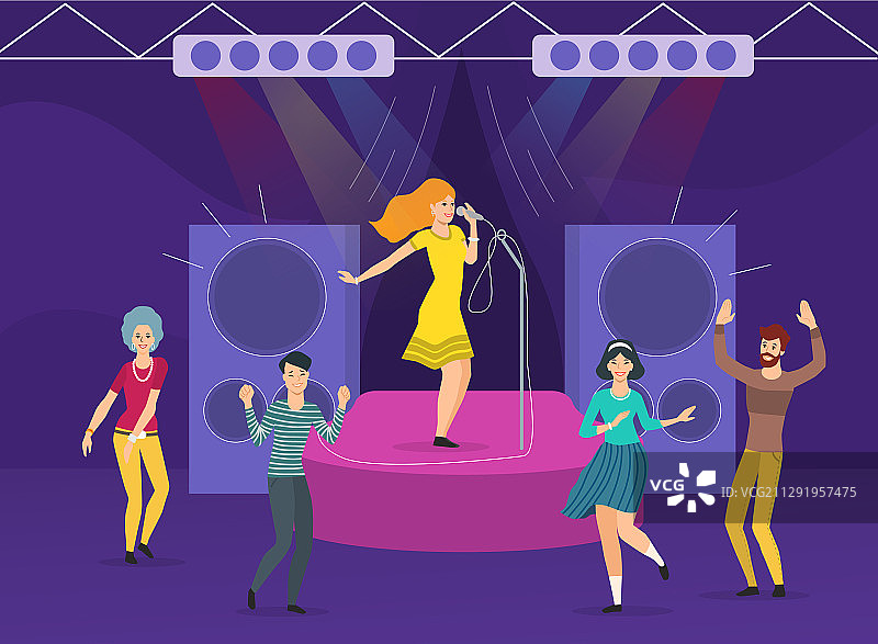 年轻女人在舞台上唱卡拉OK图片素材