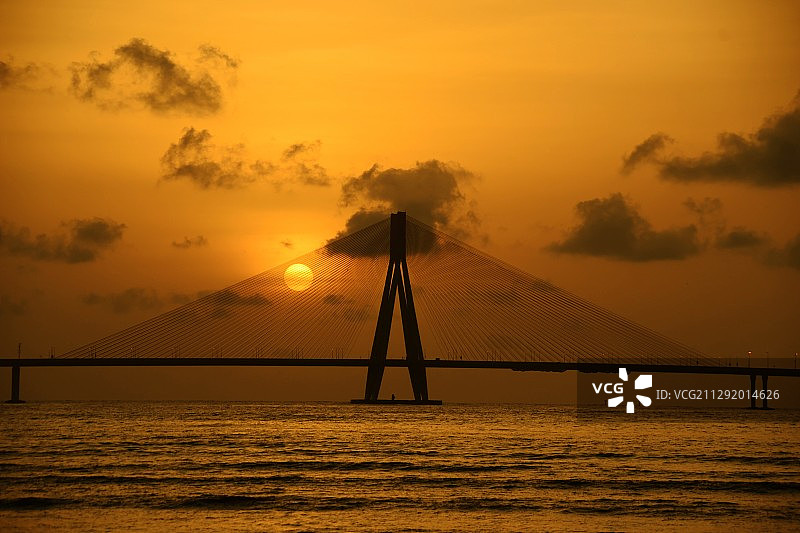 印度孟买班德拉-沃利跨海大桥日落图片素材