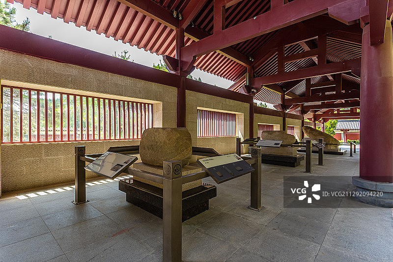 茂陵博物馆文物展示长廊图片素材