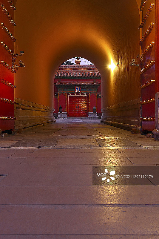 夜色里故宫神武门门洞与顺贞门图片素材