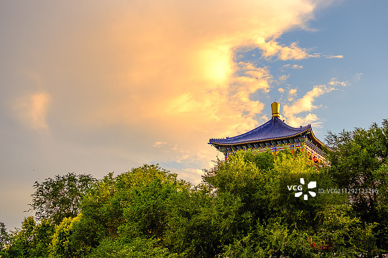 新疆乌鲁木齐红山公园的古建筑图片素材