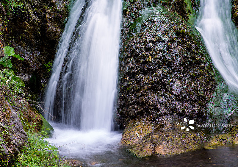 瀑布如丝绸般柔顺图片素材