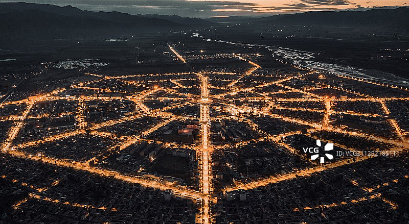 新疆特克斯八卦城夜景图片素材