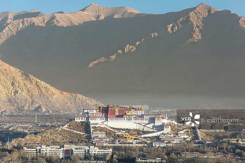 中国西藏拉萨布达拉宫日出图片素材