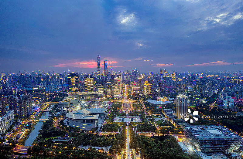 上海世纪大道图片素材