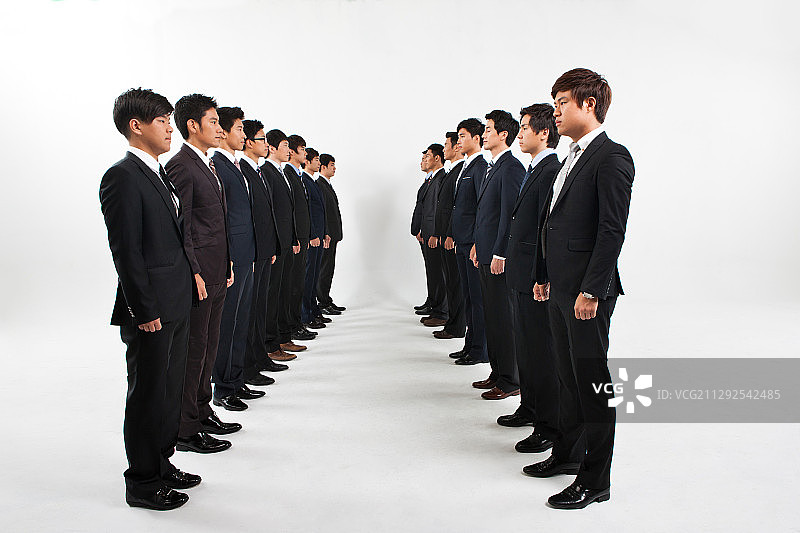 一排商务男人图片素材