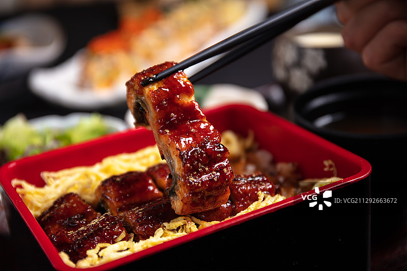 日式鳗鱼饭套餐图片素材