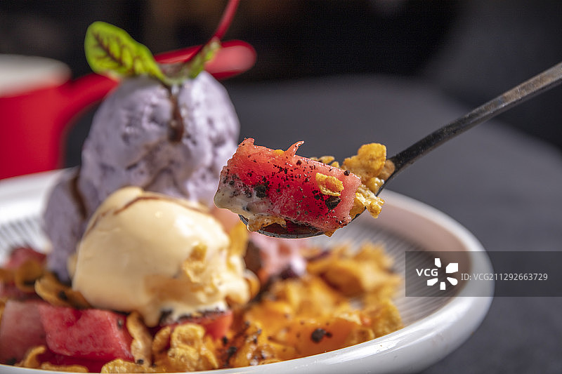 果缤纷冰淇淋图片素材