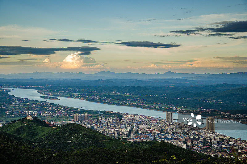 航拍湖南湘江衡山县城图片素材
