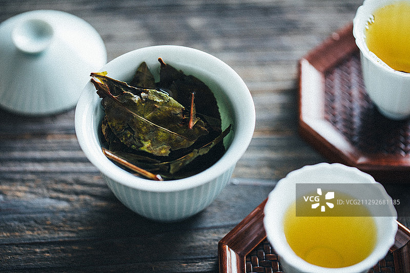 福鼎老白茶寿眉茶饼图片素材