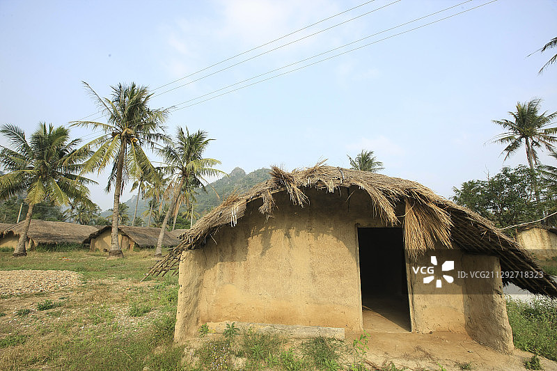 海南饿查村船形屋图片素材