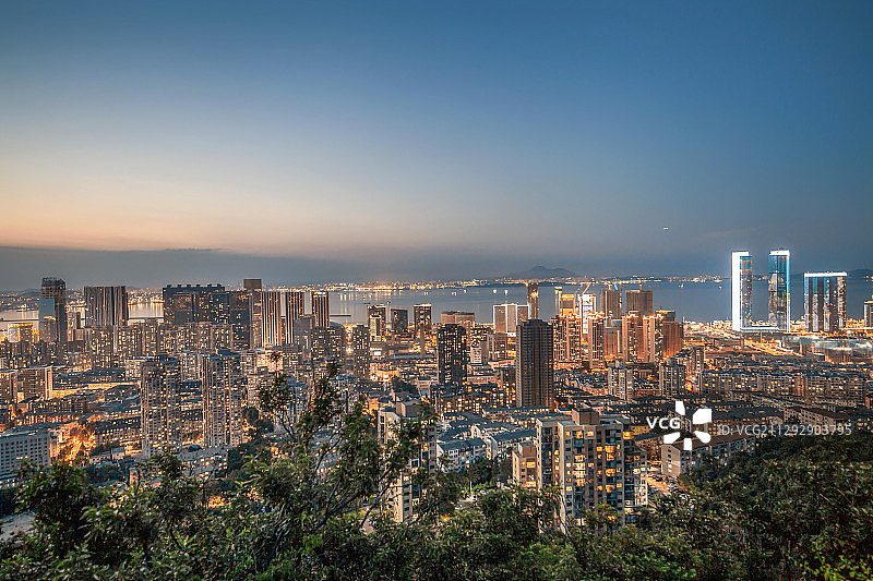 中国辽宁大连炮台山观夜大连图片素材