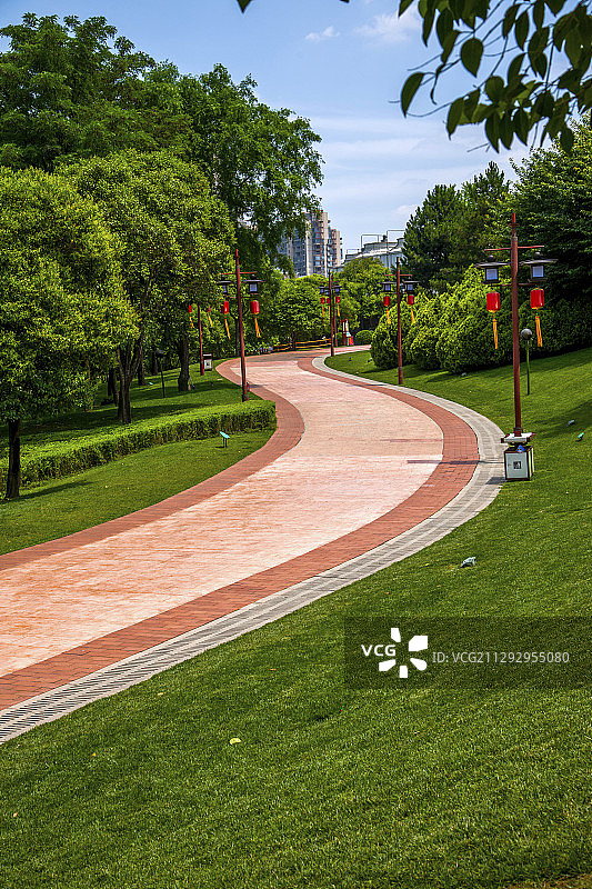 陕西省西安大唐芙蓉园里的公路图片素材