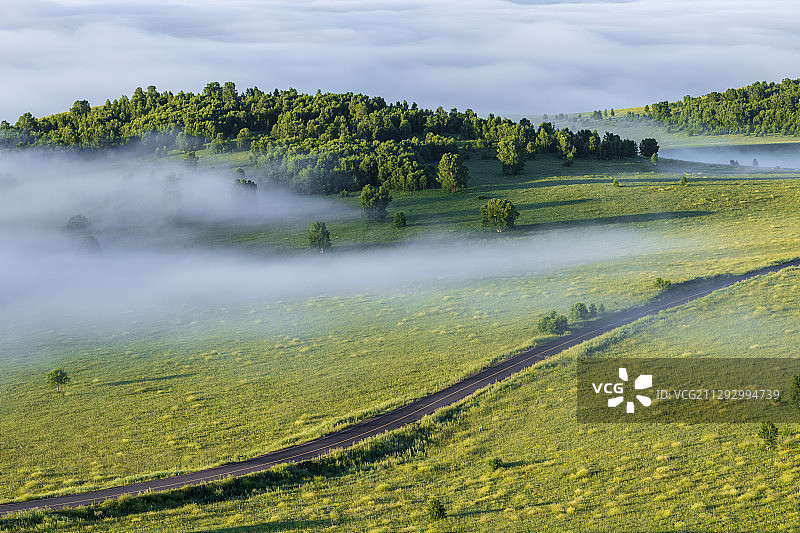 草原天路图片素材