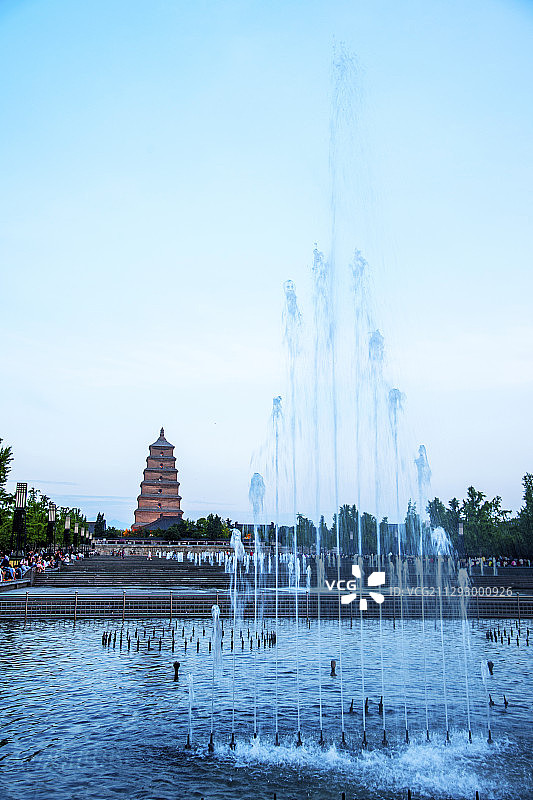 西安大雁塔北广场音乐喷泉图片素材