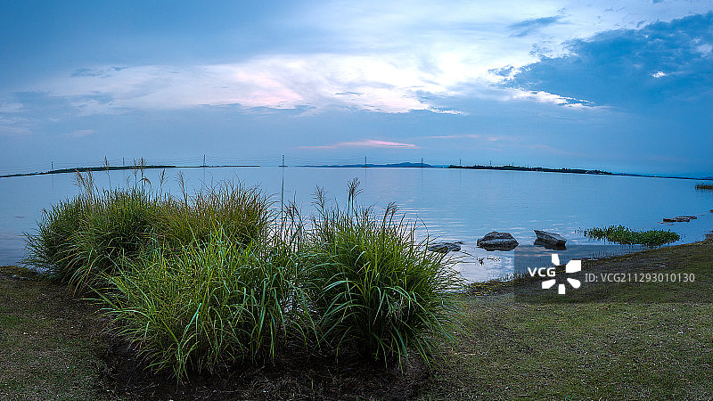 蓝色太湖图片素材