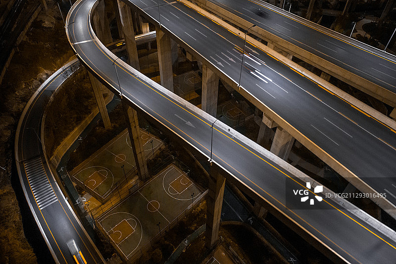 夜晚航拍贵阳黔春立交桥图片素材