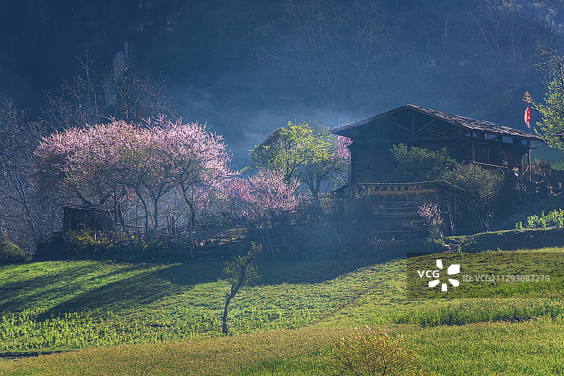 丙中洛雾里村图片素材