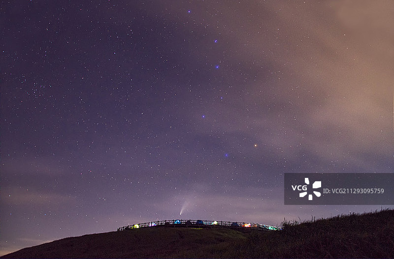 武功山顶的新智彗星图片素材
