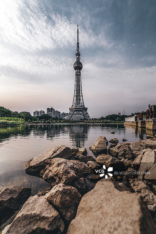 广东省佛山市禅城区佛山电视塔城市建筑风光图片素材