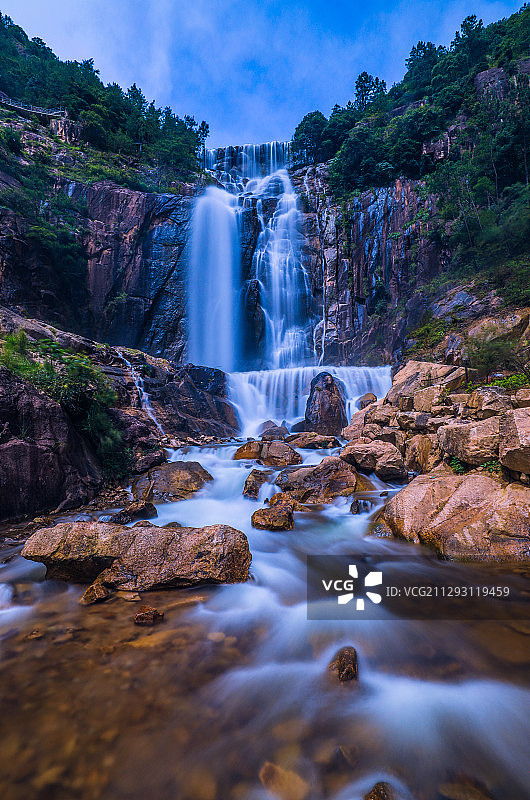 天台山大瀑布-玉梭飞流图片素材