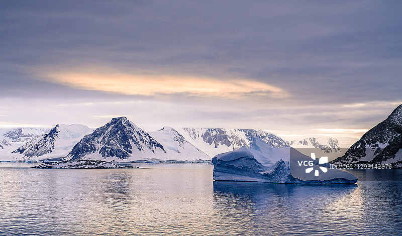 南极日出图片素材