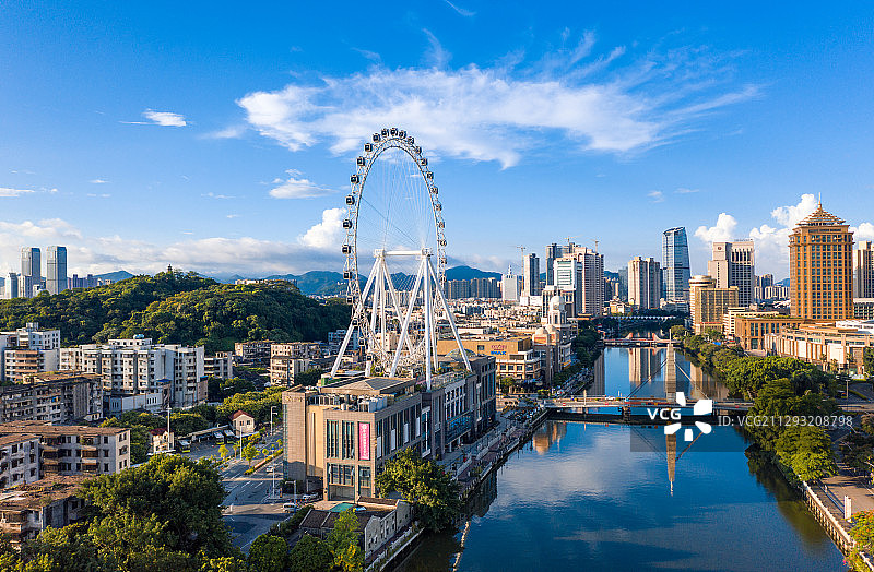 日出时分的中山岐江摩天轮图片素材