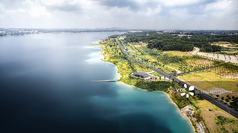 茂名露天矿生态公园航拍风光图片素材