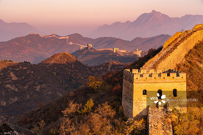 金山岭长城日出图片素材