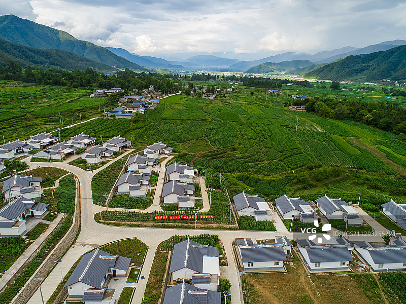 航拍四川省凉山彝族自治州彝族新农村风光图片素材
