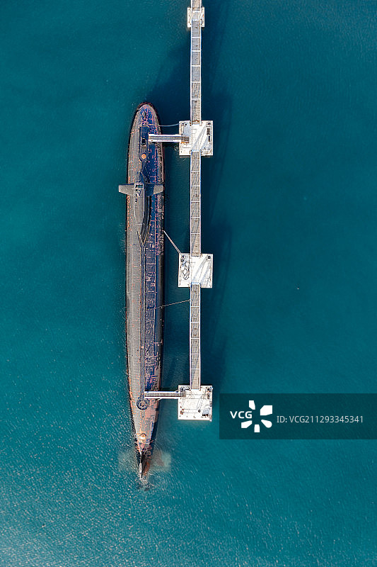 停靠的潜艇图片素材