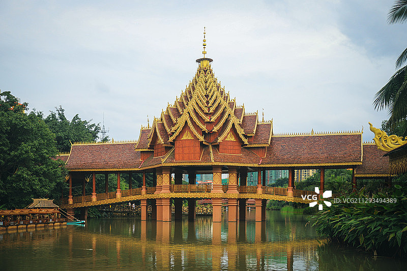 曼听公园风光图片素材