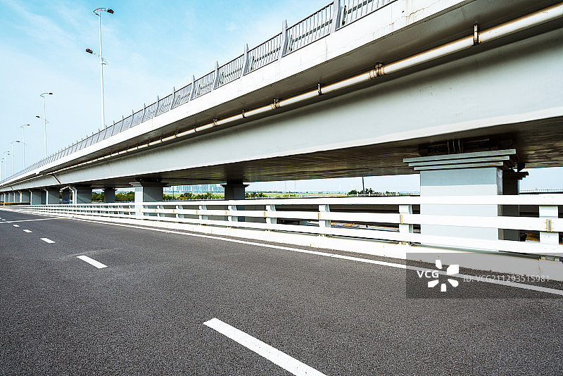 高架桥上的路面图片素材