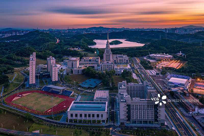 航拍深圳北理莫斯科大学日落景色图片素材