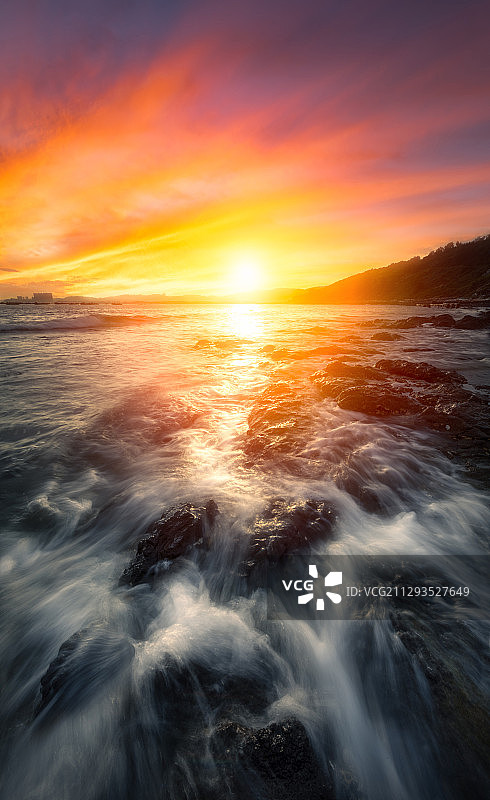 『激流涌动』图片素材