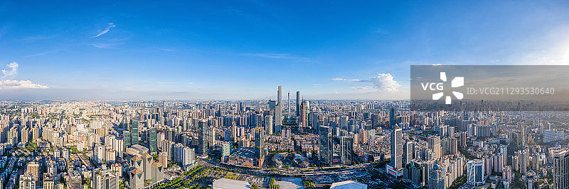 航拍视角下的广州珠江新城城市天际线全景图片素材