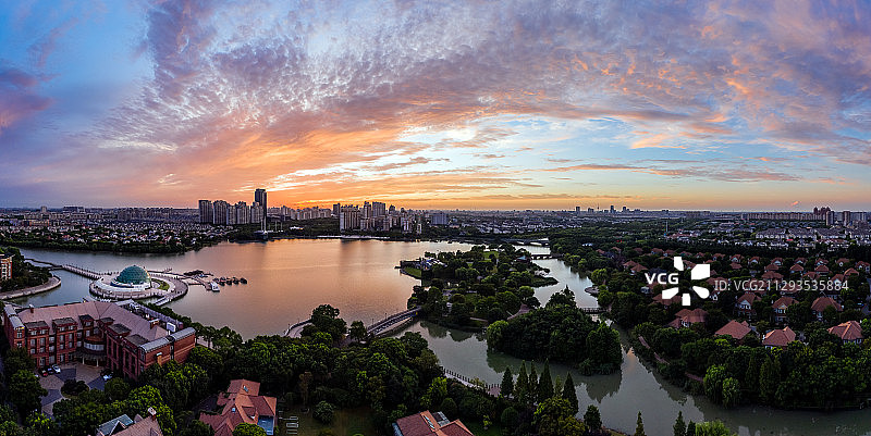 泰晤士小镇华庭湖朝霞  Sunrise in Thames图片素材