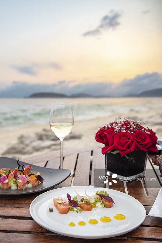 日式三文鱼刺身图片素材