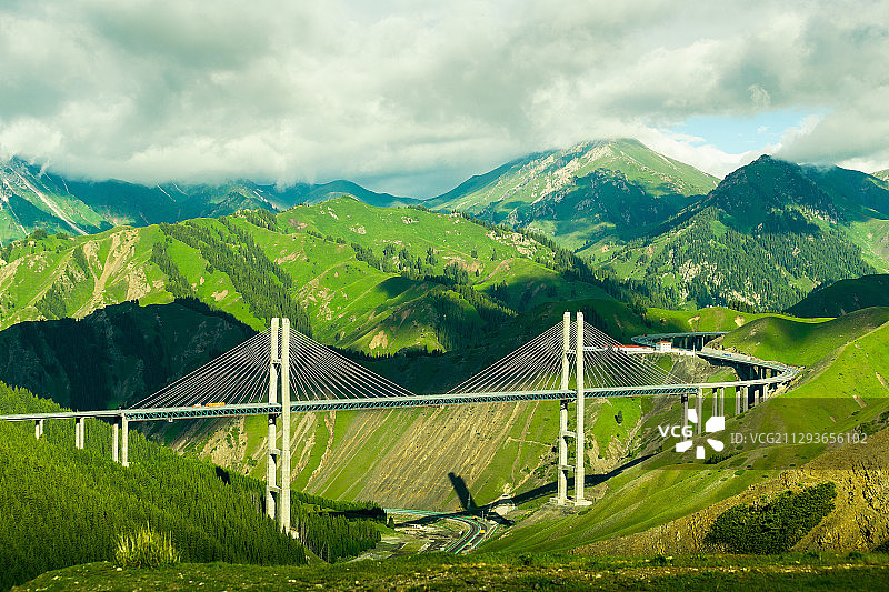 果子沟大桥图片素材