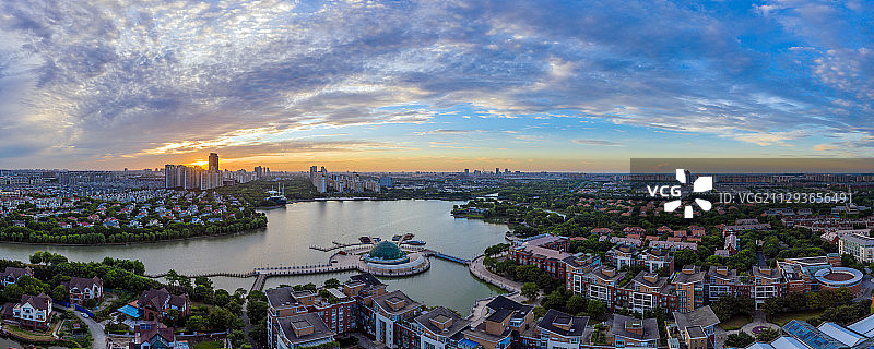 松江 华亭湖朝霞 Sunrise in Thames图片素材