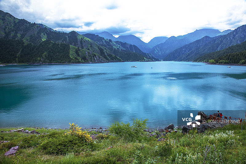 新疆天山天池图片素材