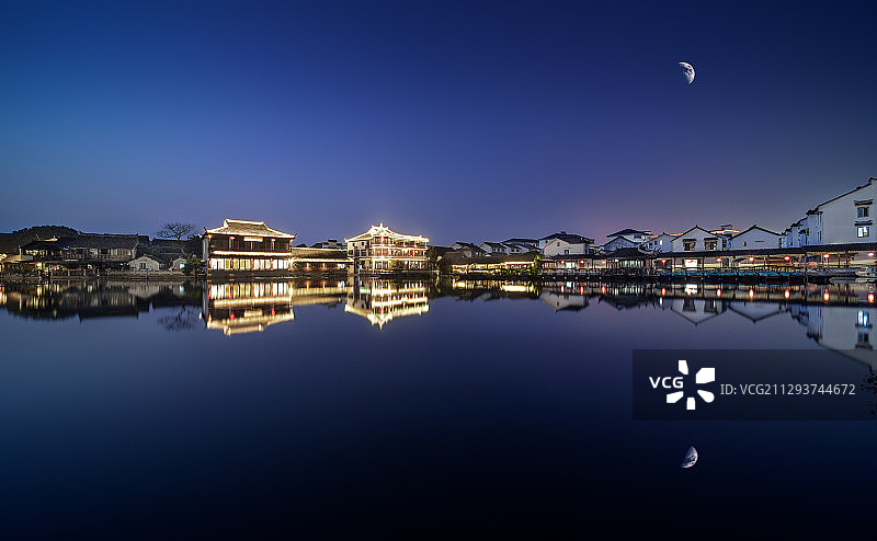 中国江苏省昆山市锦溪夜景图片素材