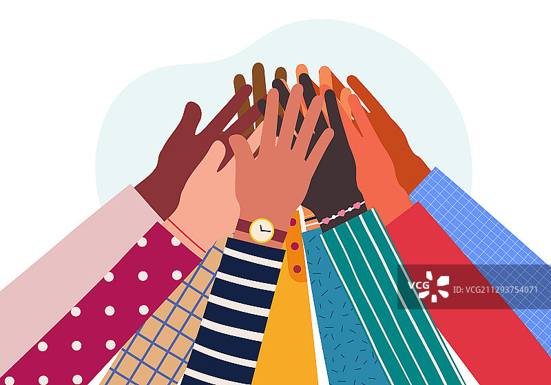 不同人群的手举在一起图片素材
