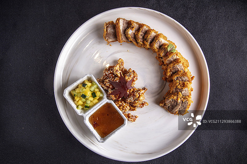 脆皮牛腩图片素材