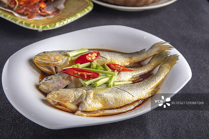 黄花鱼酱油水图片素材