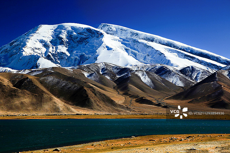 新疆  喀什  慕士塔格峰图片素材